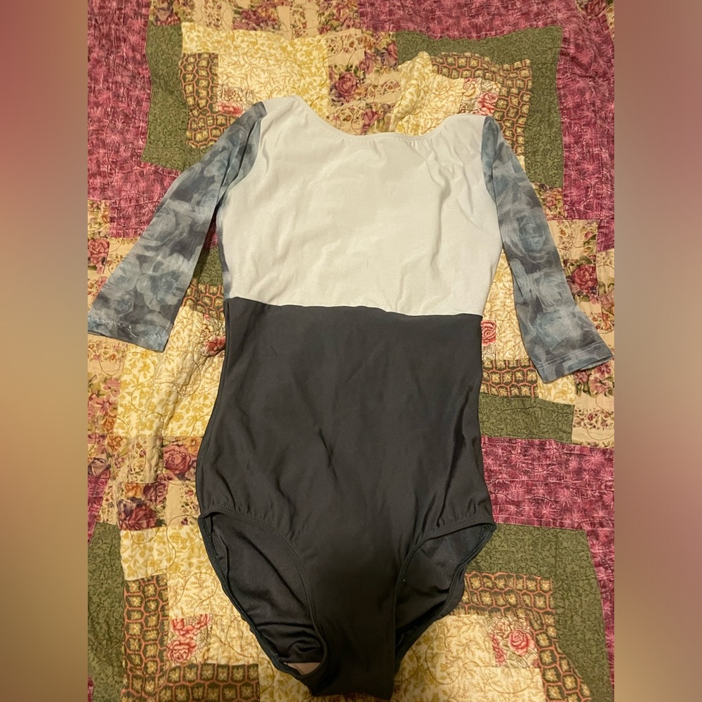 Color Block Eleve Leo Size Medium - image 1